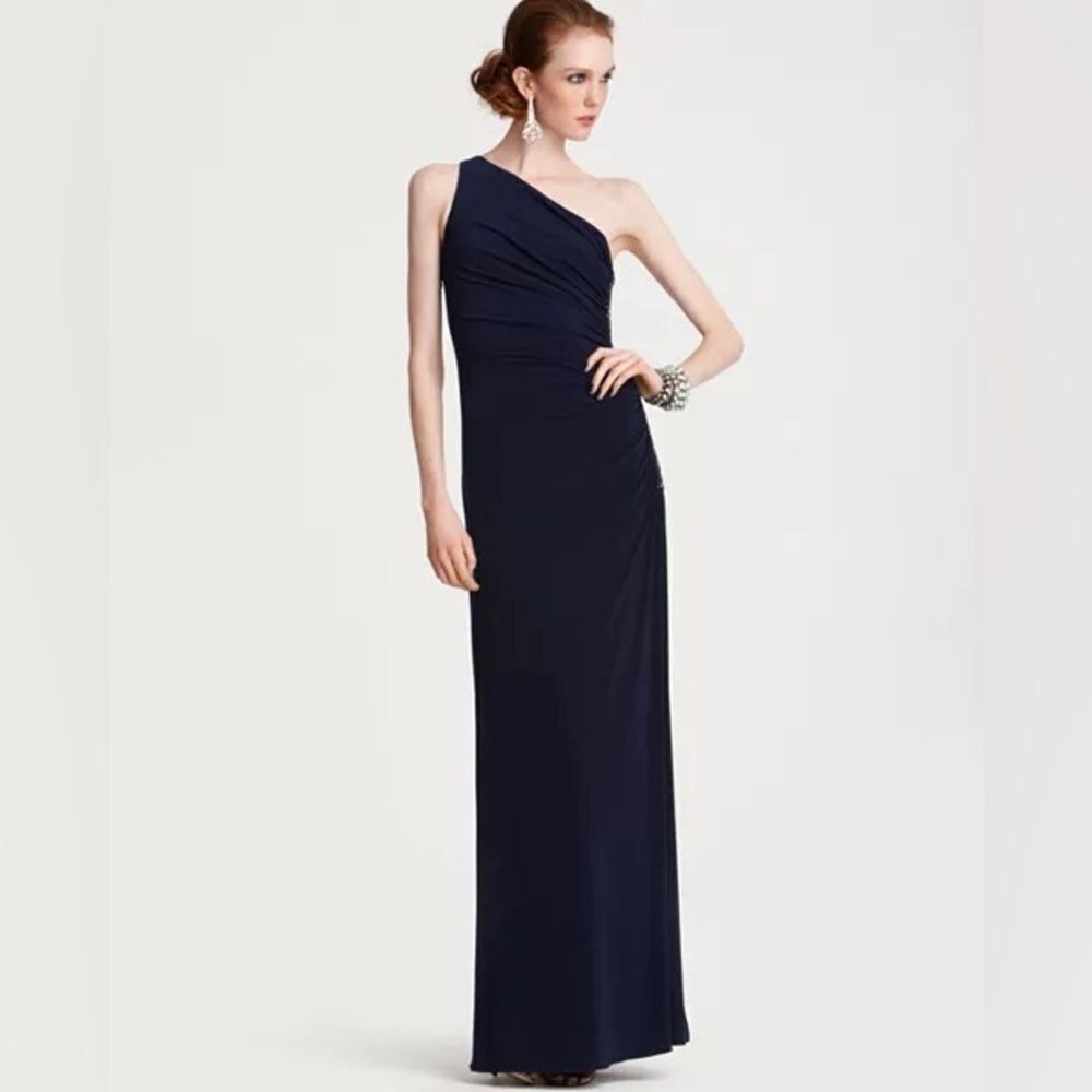 NWT Laundry by Shelli Segal One Shoulder Gown Beaded Side‎ SIZE 4 4P black maxi